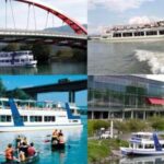Collage aus vier Bildern, die weiße und blaue Passagierboote auf einem Fluss zeigen, mit Brücken, Gebäuden und Kanufahrern im Hintergrund.