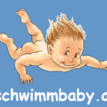 Illustration eines lächelnden schwimmenden Babys auf blauem Hintergrund mit dem Text „schwimmbaby.at“ unter dem Bild.