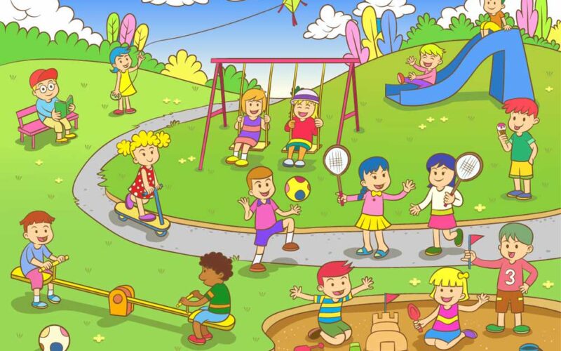 Kinder spielen in einem Park mit Schaukeln, einer Rutsche, einem Sandkasten, einer Wippe und einem Roller unter einem sonnigen Himmel mit Wolken und einem Drachen.