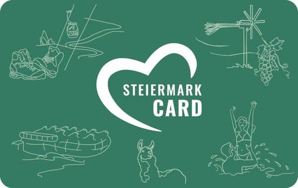 Grüne Karte mit dem Umriss eines Herzens mit dem Text "Steiermark Card", umgeben von Strichzeichnungen von Wanderschuhen, einer Gondel, Weintrauben, einer Windmühle, einem Floß, einem Alpaka und zwei schwimmenden Personen.