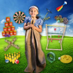 Ein junges Mädchen in einem Sack steht auf einer Wiese, umgeben von verschiedenen Spielen im Freien, darunter eine Dartscheibe, Dosen, Bowlingkegel, Bohnensäcke, eine Wurfleiter und Federbälle.