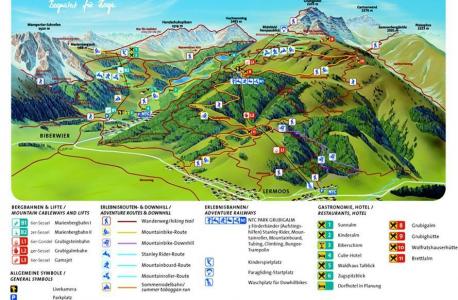 Illustrierte Wanderkarte eines Gebirgsortes mit Wander-, Radfahr- und Abenteuerrouten, Liften und Restaurantstandorten, mit Legende und Symbolen für verschiedene Einrichtungen und Aktivitäten.