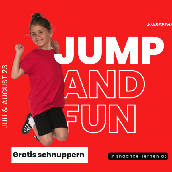 Ein lächelndes Kind in rotem Hemd und schwarzen Shorts springt vor einem roten Hintergrund mit dem Text "Jump and Fun" und wirbt für einen kostenlosen Schnupperkurs für Kindertanz im Juli und August.